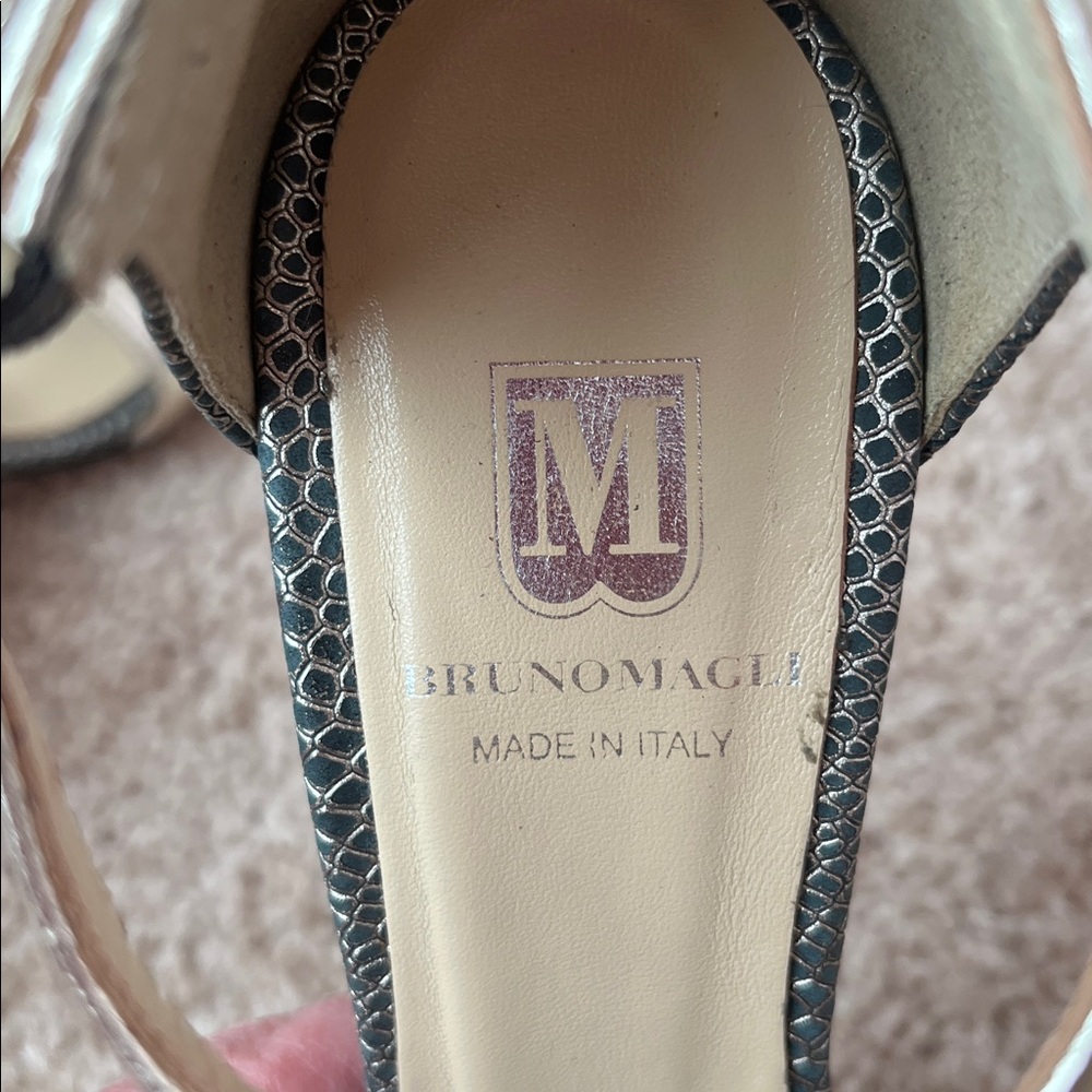 Bruno Magli Gold Embossed T- Strap Heels - Picture 7 of 9